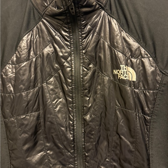 The North Face Women's Black Ski Jacket in great condtions. Soft, lightweight - Picture 12 of 16